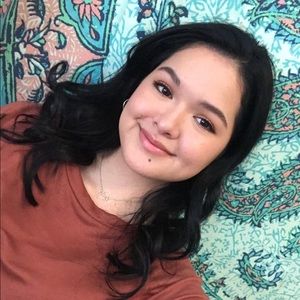 Meet your Posher, Alyssa